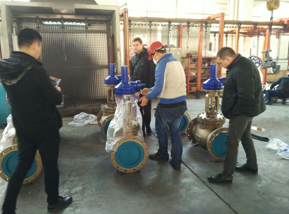 Russian Clients Inspect Dervos Valves in China