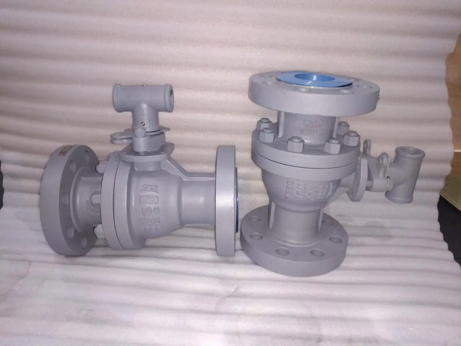 the-main-differences-between-trunnion-and-floating-ball-valves-valves.jpg